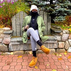 Meet your Posher, Alexandra